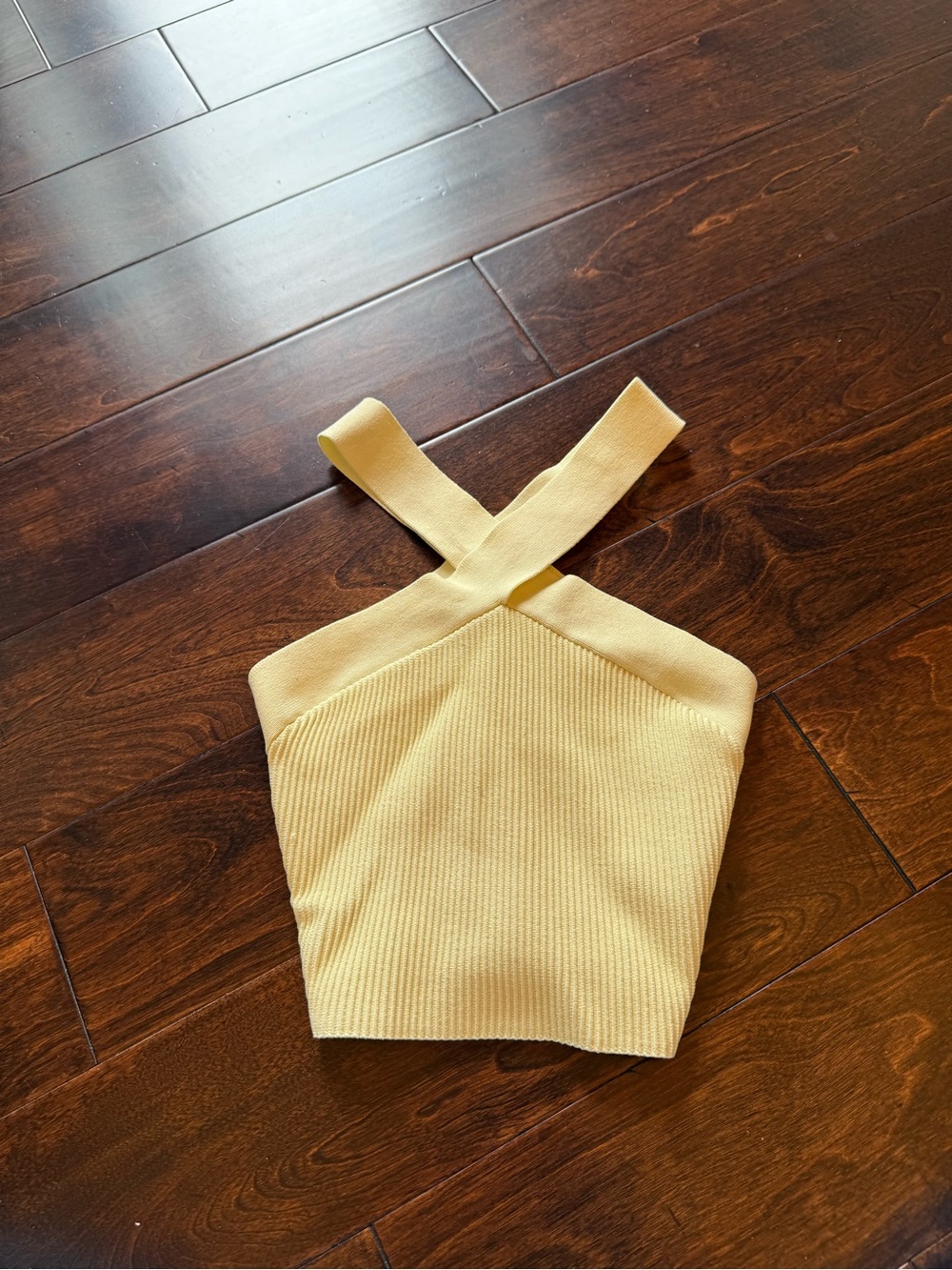 Yellow ribbed cropped top